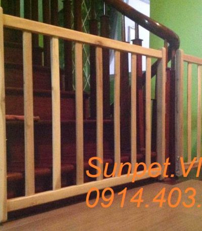 chắn cửa chó mèo bằng gỗ