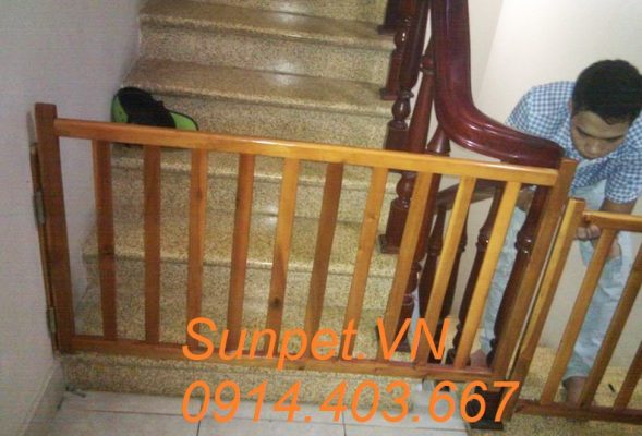Chắn cửa chó mèo bằng gỗ chắn cửa chó mèo bằng gỗ