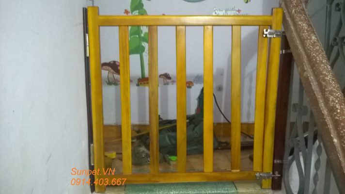 Chắn cửa chó mèo bằng gỗ chắn cửa chó mèo bằng gỗ