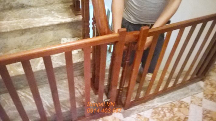 Chắn cửa chó mèo bằng gỗ chắn cửa chó mèo bằng gỗ